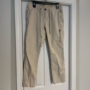 Vuori Ripstop pants.
